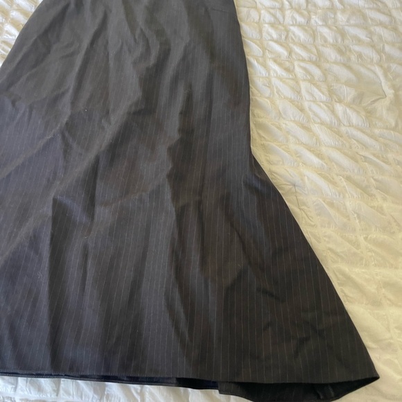 Alexander McQueen pinstripe structured midi dress - Picture 7 of 16